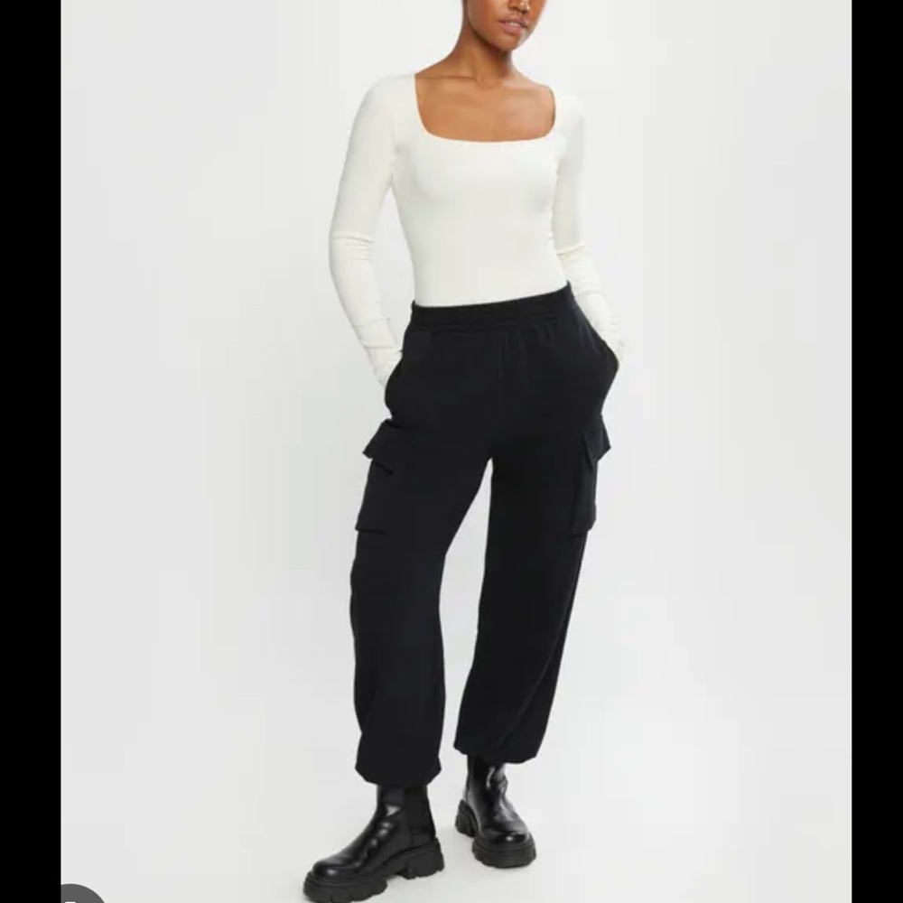 Oak and fort black cargo joggers